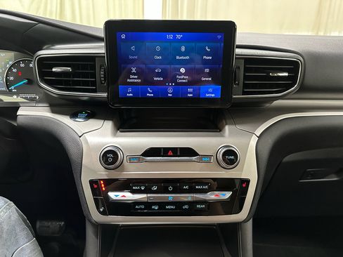 Used 2020 Ford Explorer XLT w/ Equipment Group 202A image 32