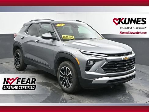 Used 2025 Chevrolet TrailBlazer LT AWD/4WD image 1