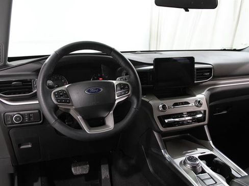 Certified 2023 Ford Explorer XLT w/ Equipment Group 202A image 7
