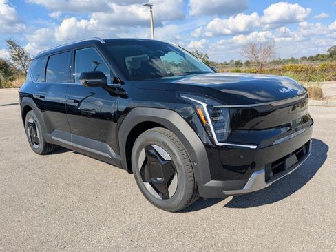 New 2026 Kia EV9 Wind image 2