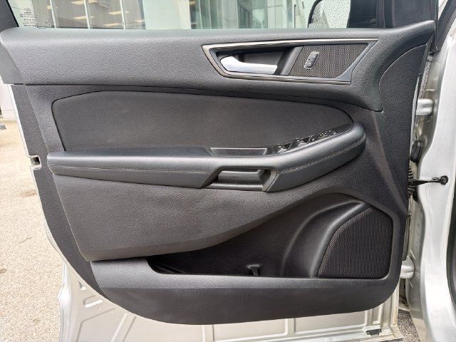 Used 2018 Ford Edge SE AWD/4WD image 9