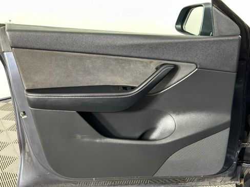 Used 2020 Tesla Model Y Long Range AWD/4WD image 33