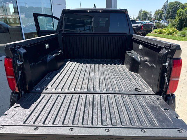 Used 2025 Toyota Tacoma TRD Sport AWD/4WD image 29