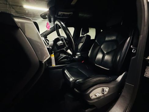 Used 2016 Porsche Cayenne AWD/4WD image 15