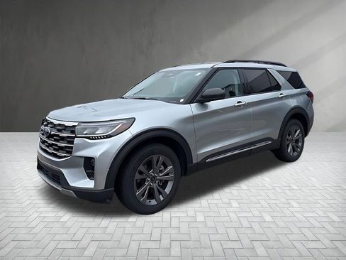 New 2025 Ford Explorer Active w/ Active Comfort Package image 3
