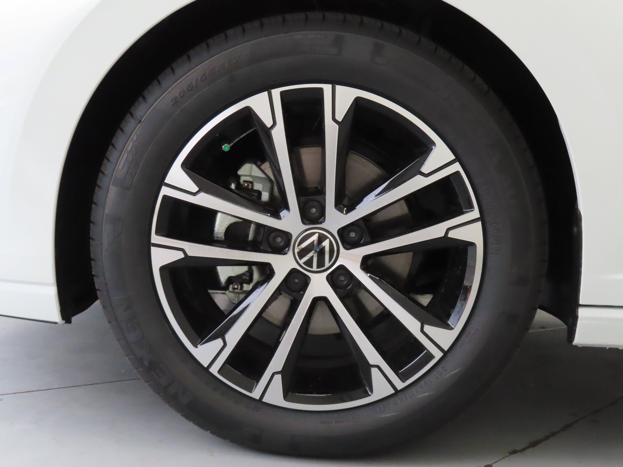 Used 2026 Volkswagen Jetta Sport FWD image 25