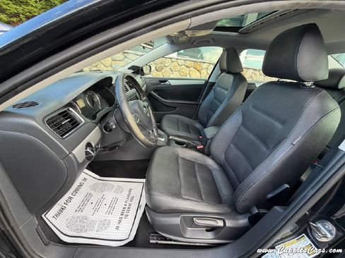 Used 2012 Volkswagen Jetta SEL FWD image 22