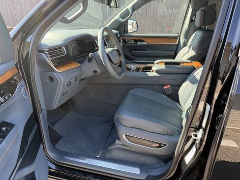 Used 2022 Jeep Grand Wagoneer Series II image 18