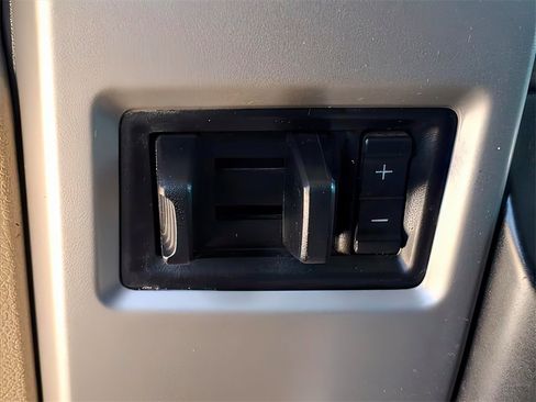 Used 2017 Ford F250 Lariat w/ Lariat Ultimate Package image 14