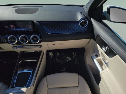 Certified 2025 Mercedes-Benz GLA 250 image 13