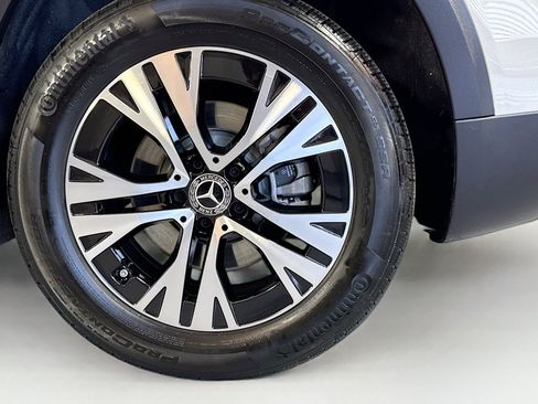 Used 2026 Mercedes-Benz GLB 250 image 30