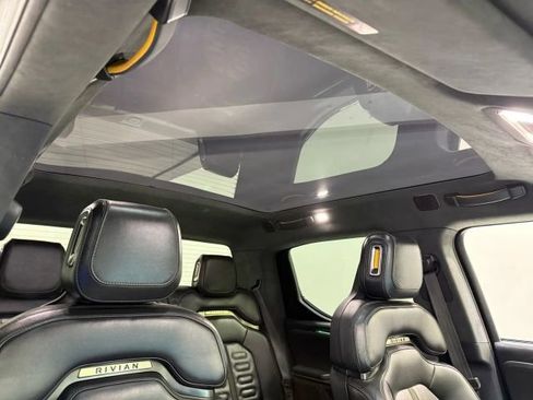 Used 2022 Rivian R1T Adventure image 18