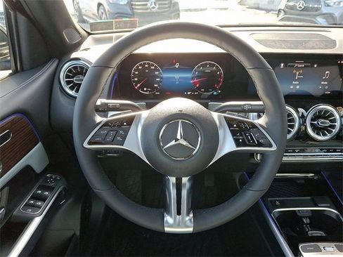 New 2026 Mercedes-Benz GLB 250 4MATIC image 18