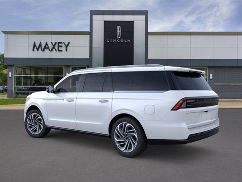 New 2026 Lincoln Navigator L Reserve AWD/4WD image 4