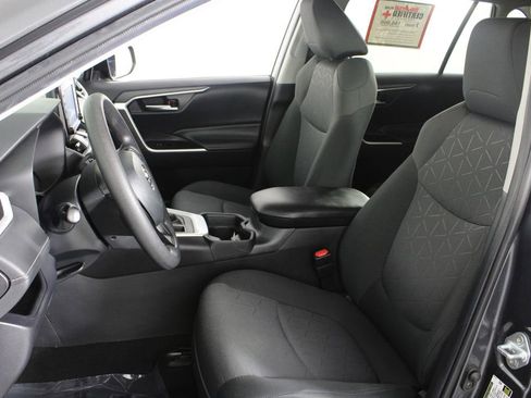 Used 2020 Toyota RAV4 XLE w/ Convenience Package image 17