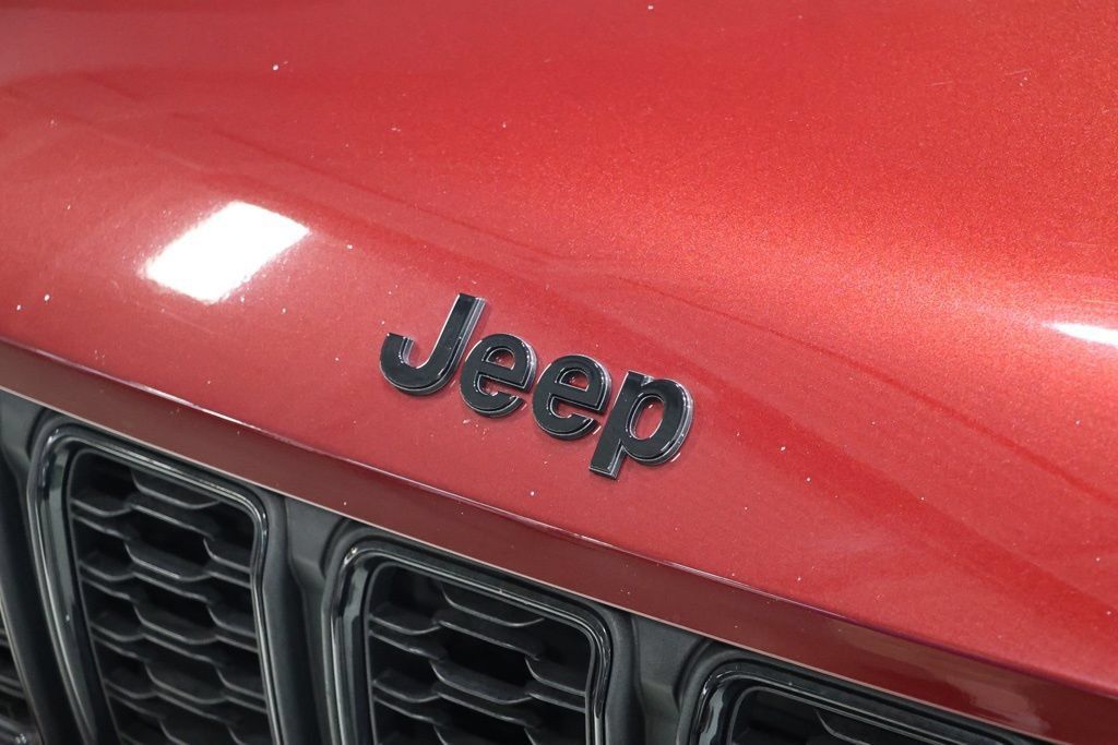 Used 2023 Jeep Grand Cherokee L Laredo AWD/4WD image 12