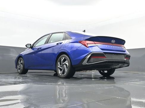 Used 2025 Hyundai Elantra SEL image 23