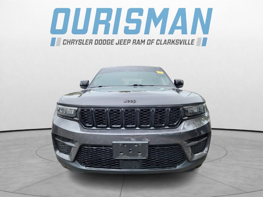 Used 2023 Jeep Grand Cherokee Altitude AWD/4WD image 2