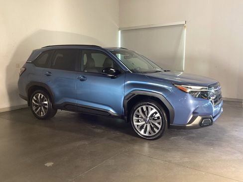 Used 2025 Subaru Forester Touring w/ Popular Package - Touring image 9