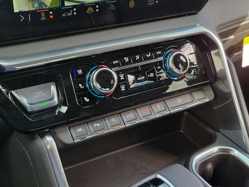 New 2026 GMC Sierra 1500 Denali w/ Denali Reserve Package image 29