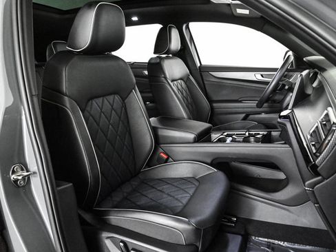 Used 2024 Volkswagen Atlas Cross Sport SEL Premium R-Line image 22