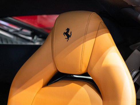 Used 2018 Ferrari 488 GTB image 6