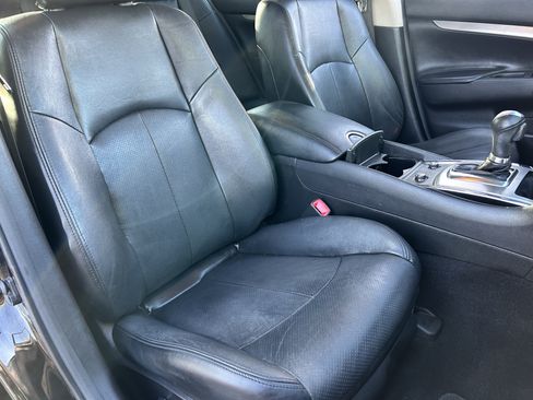 Used 2015 INFINITI Q40 w/ Moonroof Package RWD image 8