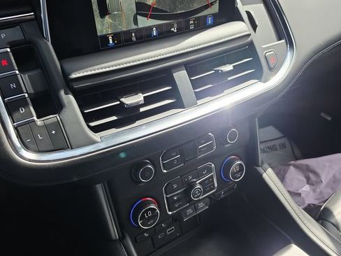 Used 2022 Chevrolet Tahoe Z71 w/ Luxury Package image 24