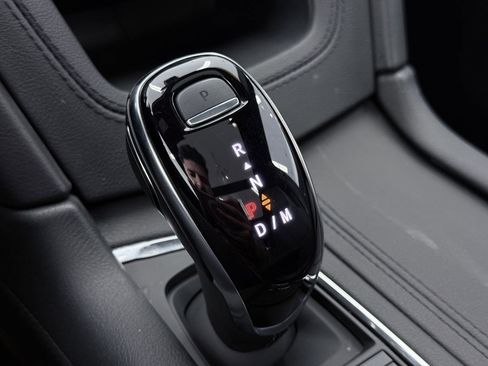 Used 2025 Cadillac XT6 Premium Luxury w/ Technology Package image 54