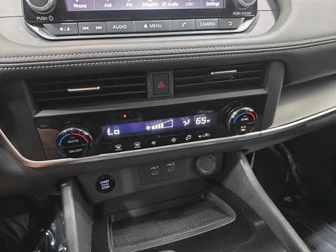 Used 2025 Nissan Rogue SV AWD/4WD image 23