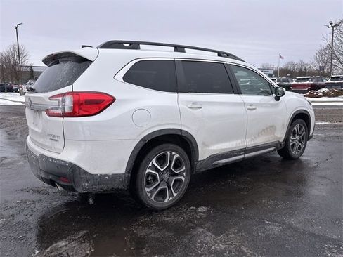Used 2023 Subaru Ascent Limited image 3