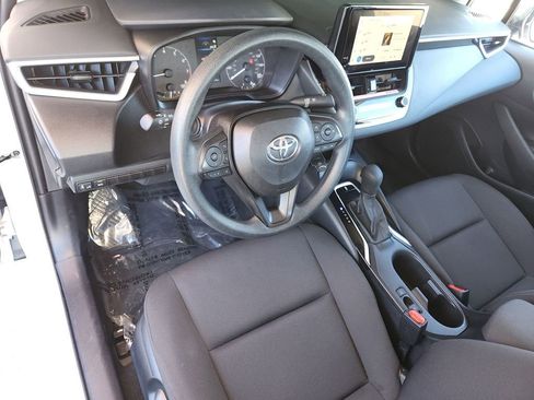 Used 2025 Toyota Corolla LE image 11