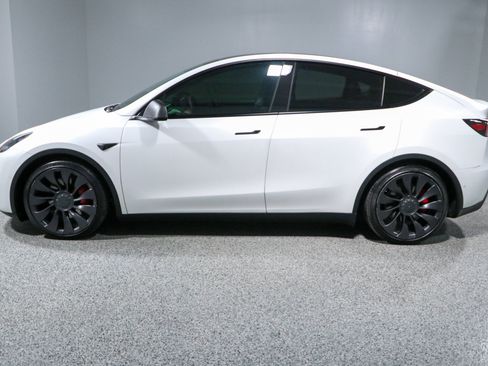 Used 2022 Tesla Model Y Performance AWD/4WD image 10