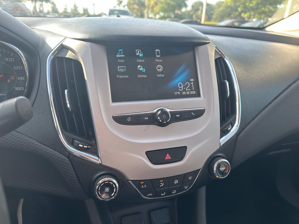 Used 2018 Chevrolet Cruze LS FWD image 11