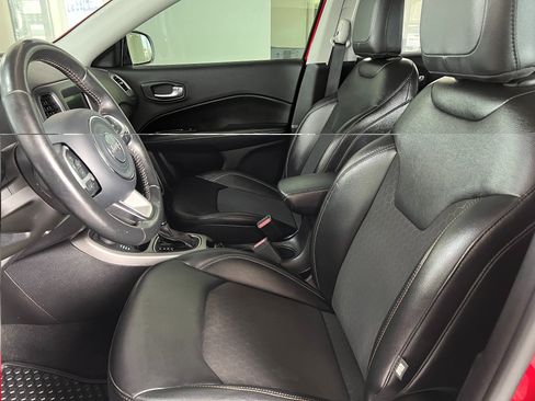 Used 2020 Jeep Compass Latitude w/ Cold Weather Group AWD/4WD image 10
