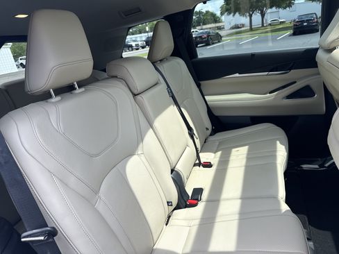 Used 2023 INFINITI QX60 Sensory w/ Vision Package AWD/4WD image 32