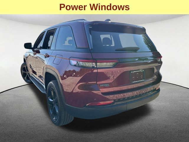 Used 2023 Jeep Grand Cherokee Altitude RWD image 10