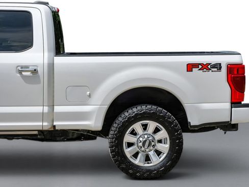 Used 2021 Ford F250 Platinum w/ FX4 Off-Road Package AWD/4WD image 11