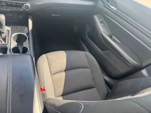 Used 2024 Nissan Altima 2.5 SV FWD image 20