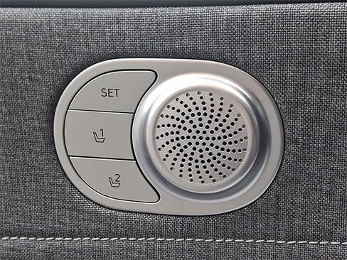 New 2025 Hyundai Elantra Limited image 23