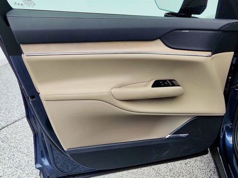 Used 2025 Volvo EX90 Ultra image 11