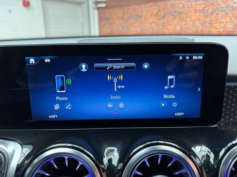 Certified 2024 Mercedes-Benz GLB 250 4MATIC image 18