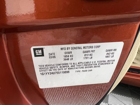 Used 2005 Chevrolet Corvette Coupe w/ Preferred Equipment Group image 28