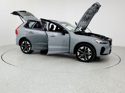 New 2026 Volvo XC60 T8 Plus image 10