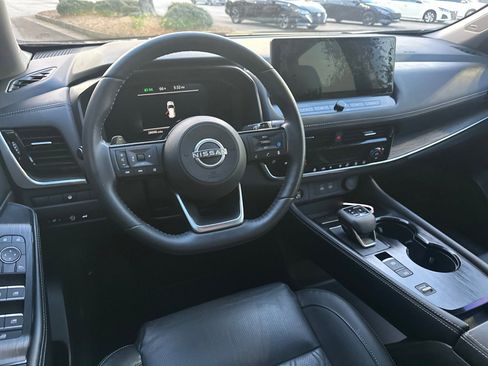 Certified 2024 Nissan Rogue Platinum image 23