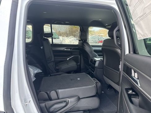 New 2026 Jeep Grand Wagoneer Limited image 27