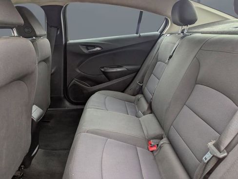 Used 2018 Chevrolet Cruze LS image 13