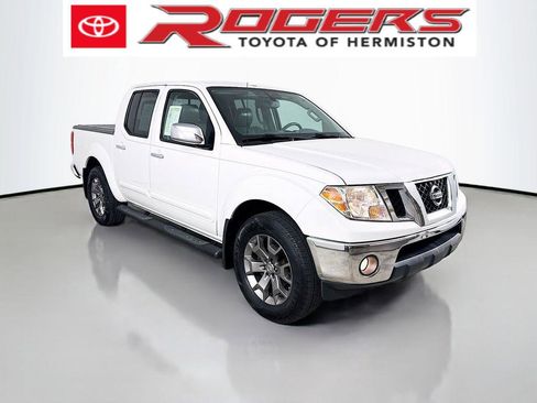 Used 2016 Nissan Frontier SL w/ Moonroof Package AWD/4WD image 1