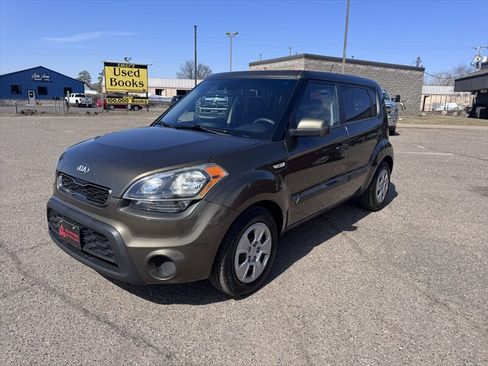Used 2013 Kia Soul FWD image 1