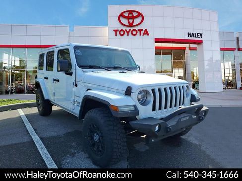 Used 2018 Jeep Wrangler Unlimited Sahara image 1